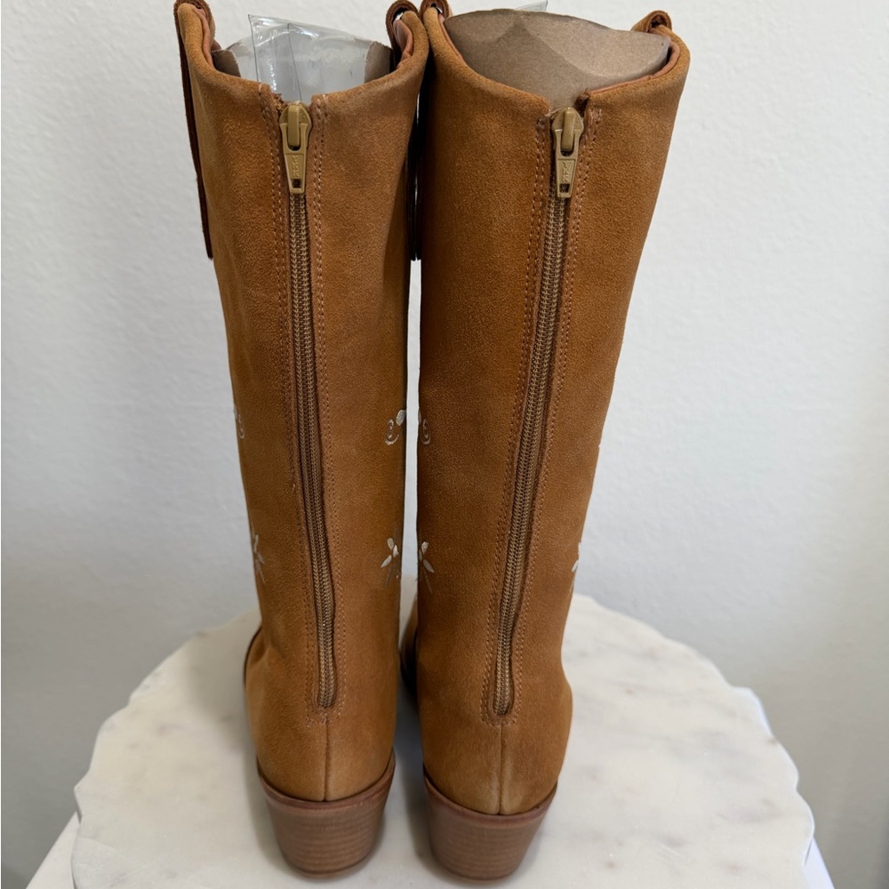 Elegant Suede and Floral Embroidered Caramel Heeled Boots NIB Size 10.5 - Picture 9 of 12